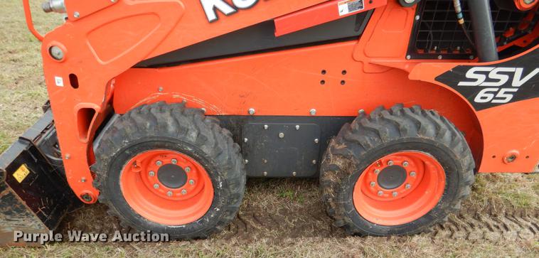 image for item DF2062 2017 Kubota SSV65 skid steer