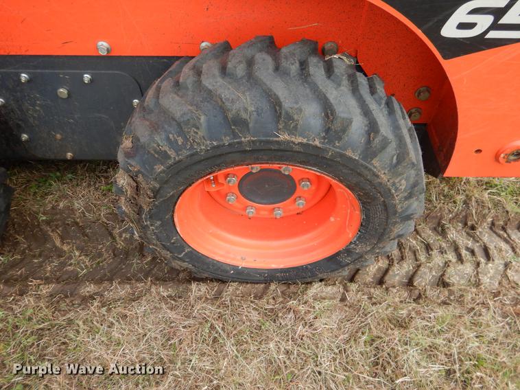 image for item DF2062 2017 Kubota SSV65 skid steer