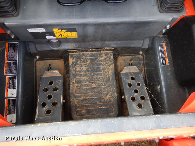 image for item DF2063 2017 Kubota SSV65 skid steer