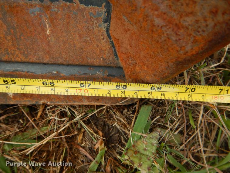 image for item DF2063 2017 Kubota SSV65 skid steer