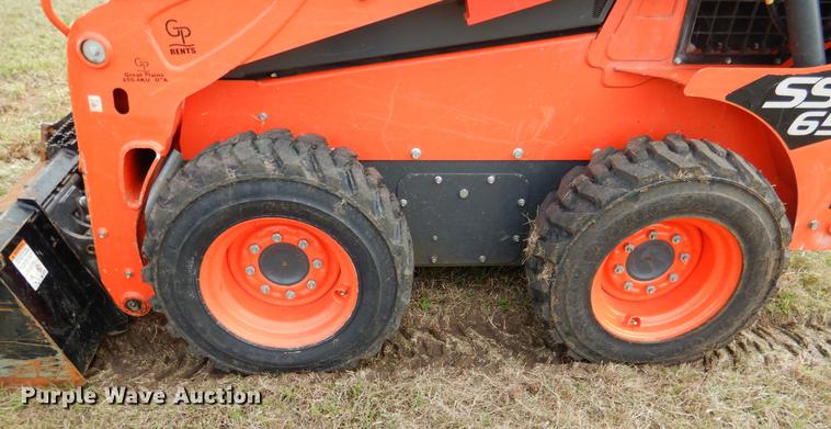 image for item DF2063 2017 Kubota SSV65 skid steer