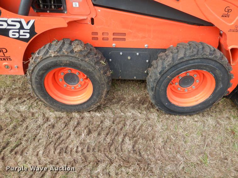 image for item DF2063 2017 Kubota SSV65 skid steer
