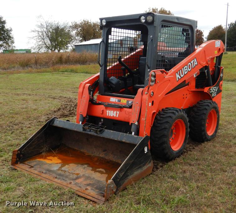 image for item DF2064 2016 Kubota SSV65 skid steer