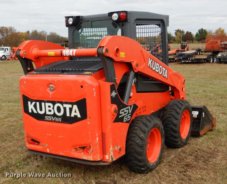 image for item DF2064 2016 Kubota SSV65 skid steer