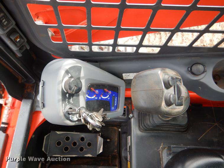 image for item DF2064 2016 Kubota SSV65 skid steer