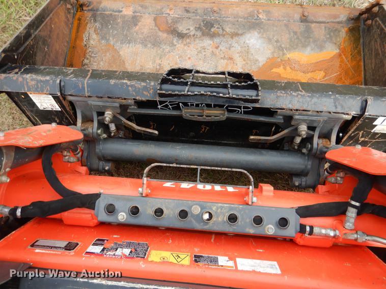 image for item DF2064 2016 Kubota SSV65 skid steer
