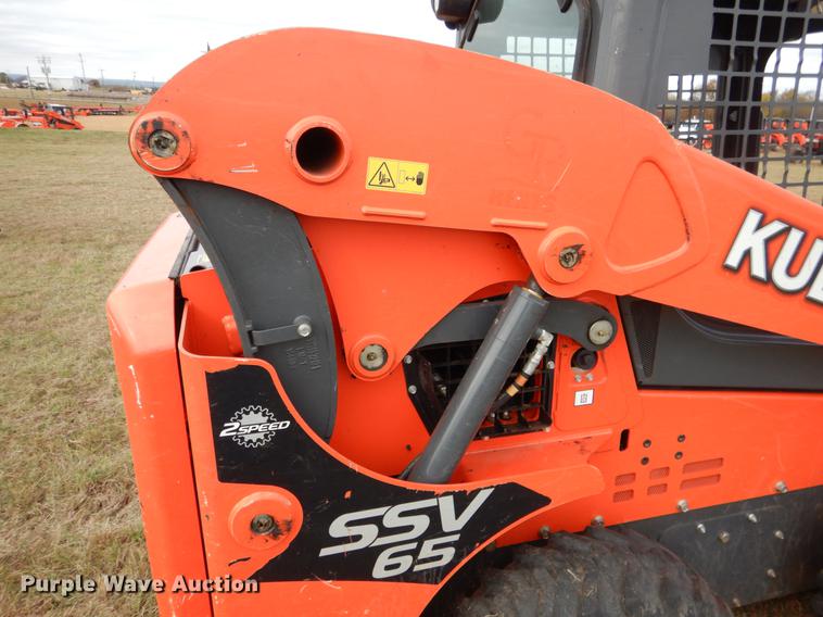image for item DF2064 2016 Kubota SSV65 skid steer