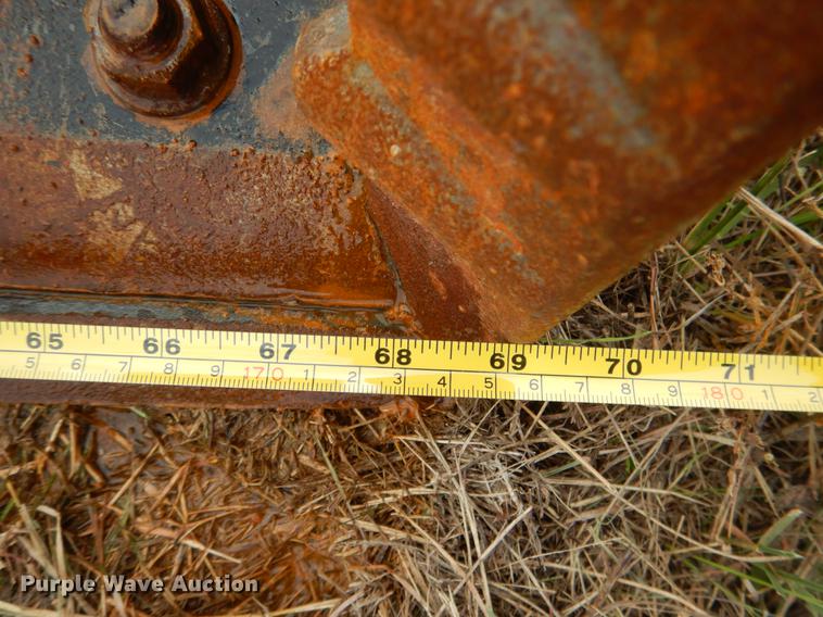 image for item DF2064 2016 Kubota SSV65 skid steer