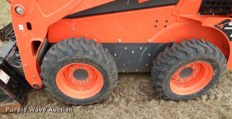image for item DF2064 2016 Kubota SSV65 skid steer