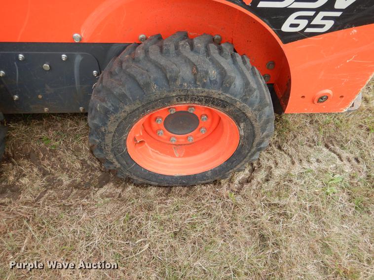 image for item DF2064 2016 Kubota SSV65 skid steer