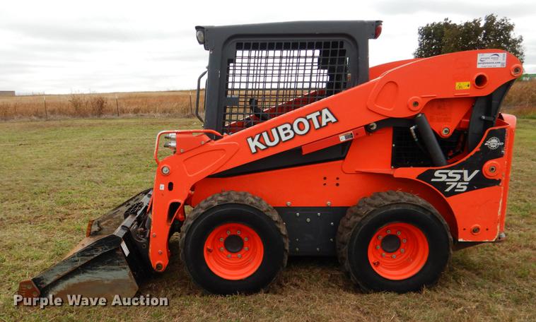 image for item DF2065 2017 Kubota SSV75 skid steer