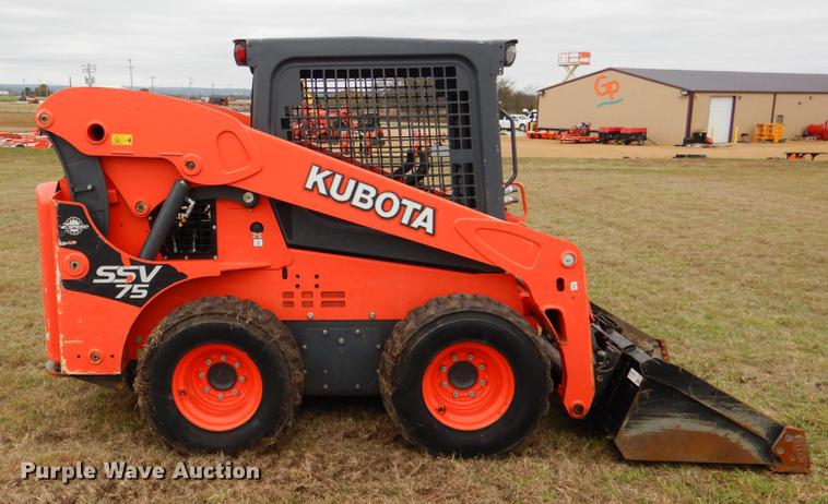 image for item DF2065 2017 Kubota SSV75 skid steer