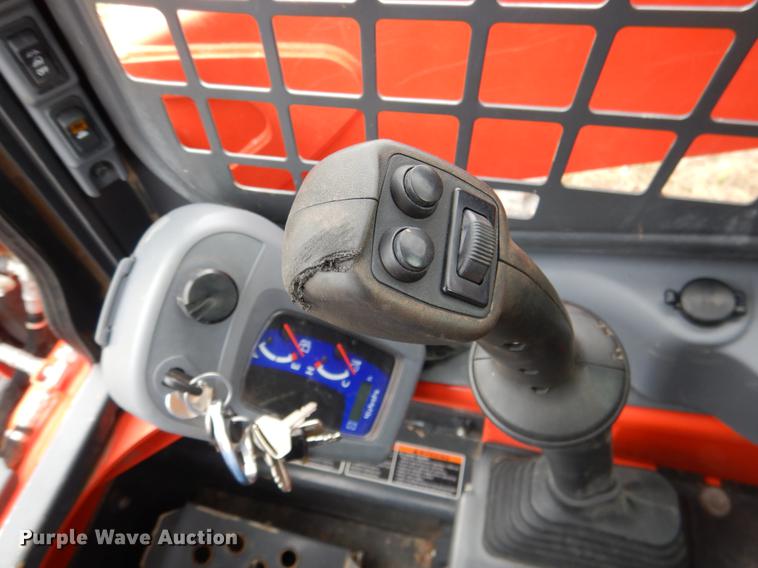 image for item DF2065 2017 Kubota SSV75 skid steer