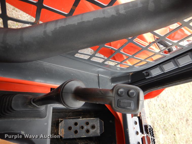 image for item DF2065 2017 Kubota SSV75 skid steer