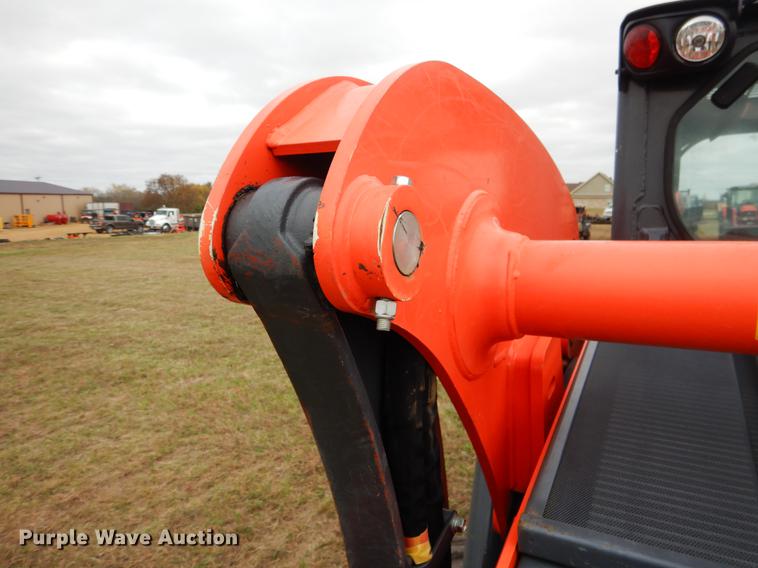 image for item DF2065 2017 Kubota SSV75 skid steer