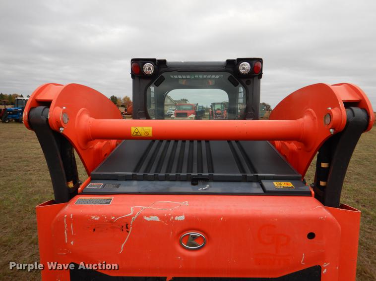 image for item DF2065 2017 Kubota SSV75 skid steer