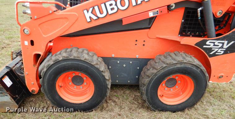 image for item DF2065 2017 Kubota SSV75 skid steer