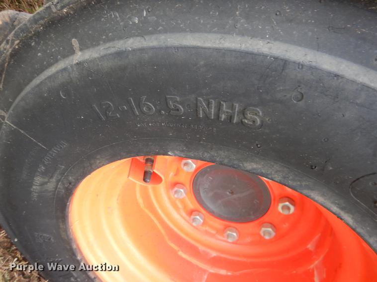 image for item DF2065 2017 Kubota SSV75 skid steer