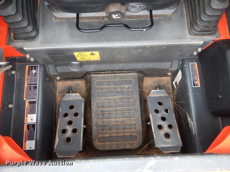 image for item DF2066 2017 Kubota SSV65 skid steer