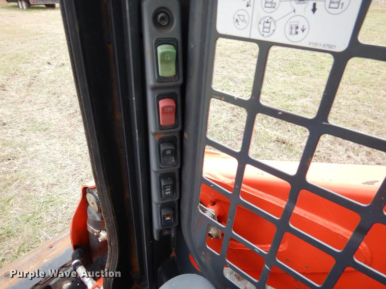 image for item DF2066 2017 Kubota SSV65 skid steer