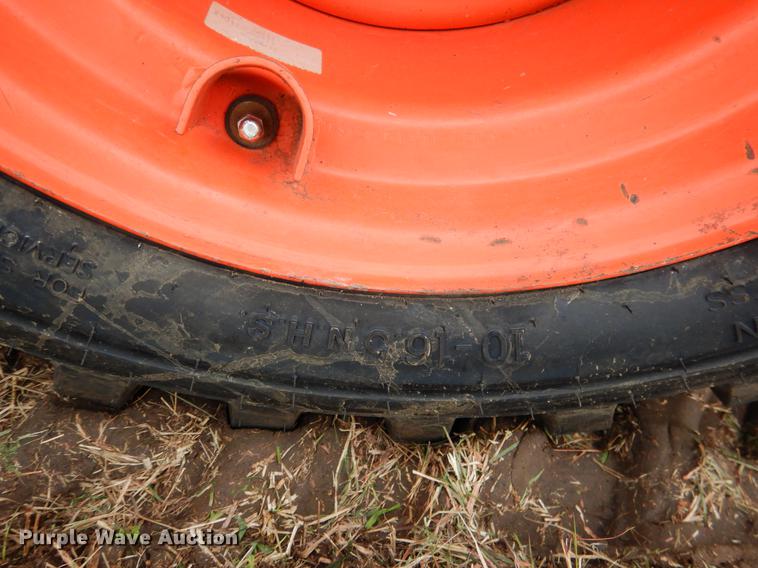 image for item DF2066 2017 Kubota SSV65 skid steer