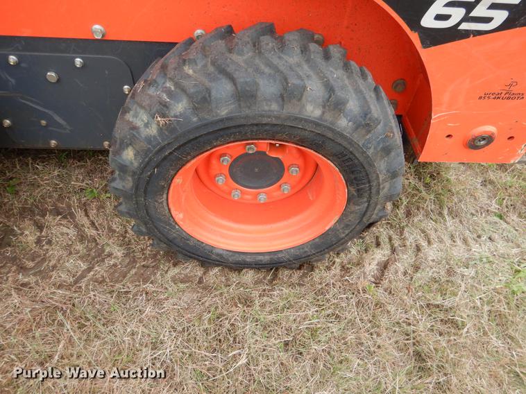 image for item DF2066 2017 Kubota SSV65 skid steer