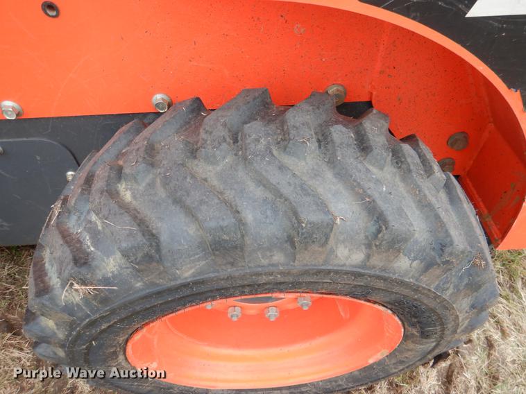 image for item DF2066 2017 Kubota SSV65 skid steer