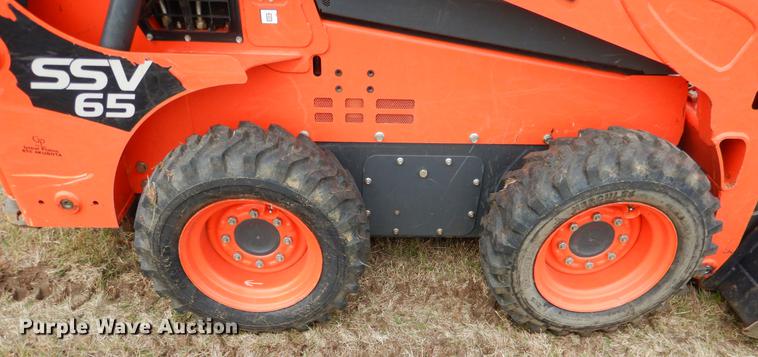 image for item DF2066 2017 Kubota SSV65 skid steer