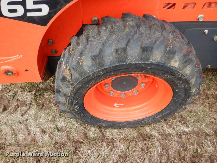 image for item DF2066 2017 Kubota SSV65 skid steer
