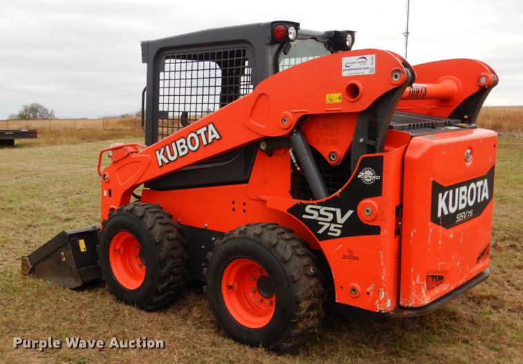 image for item DF2067 2017 Kubota SSV75 skid steer