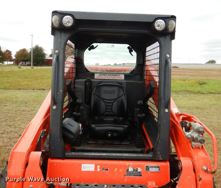 image for item DF2067 2017 Kubota SSV75 skid steer