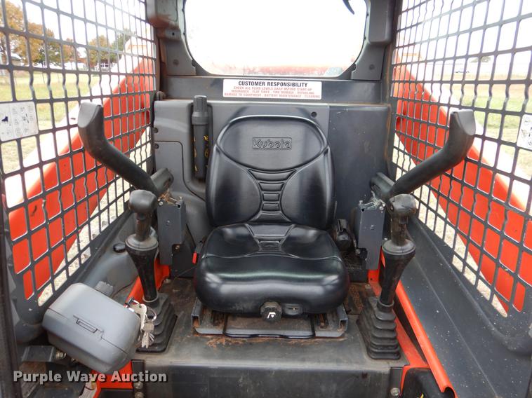 image for item DF2067 2017 Kubota SSV75 skid steer