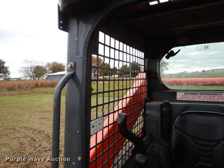 image for item DF2067 2017 Kubota SSV75 skid steer