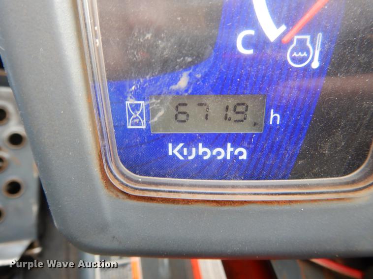 image for item DF2067 2017 Kubota SSV75 skid steer