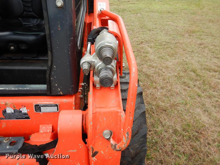 image for item DF2067 2017 Kubota SSV75 skid steer