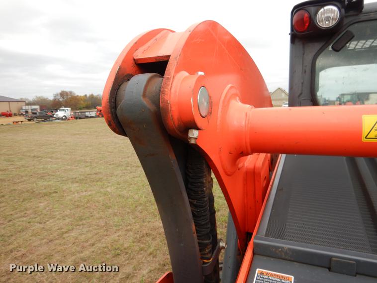 image for item DF2067 2017 Kubota SSV75 skid steer