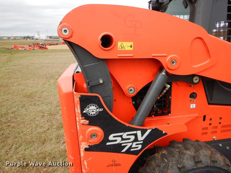 image for item DF2067 2017 Kubota SSV75 skid steer