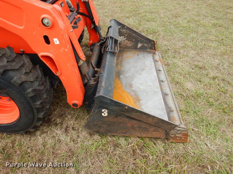image for item DF2067 2017 Kubota SSV75 skid steer