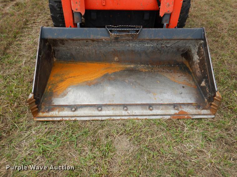 image for item DF2067 2017 Kubota SSV75 skid steer