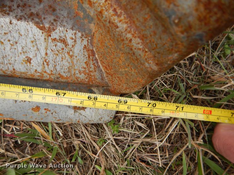 image for item DF2067 2017 Kubota SSV75 skid steer