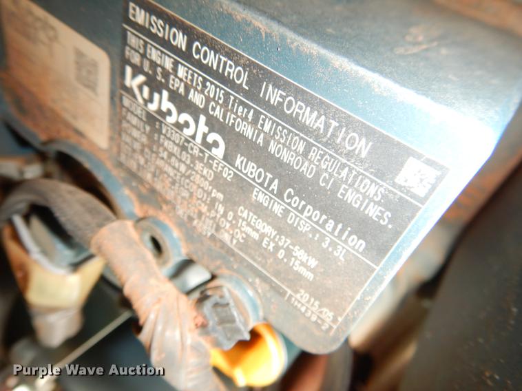 image for item DF2067 2017 Kubota SSV75 skid steer