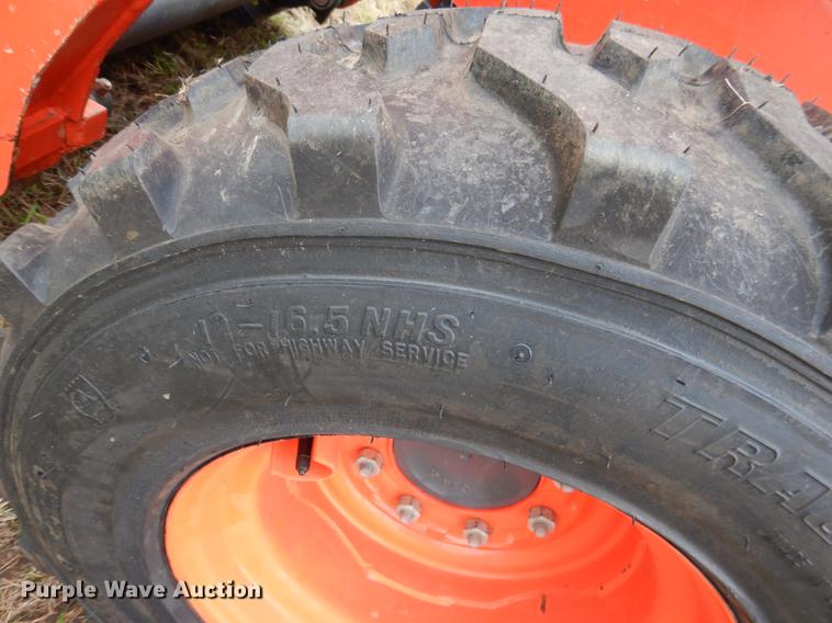 image for item DF2067 2017 Kubota SSV75 skid steer