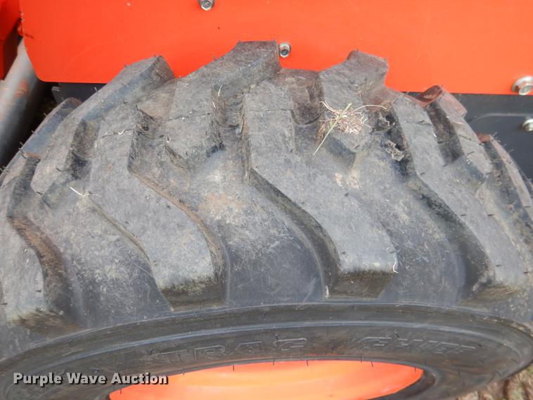 image for item DF2067 2017 Kubota SSV75 skid steer