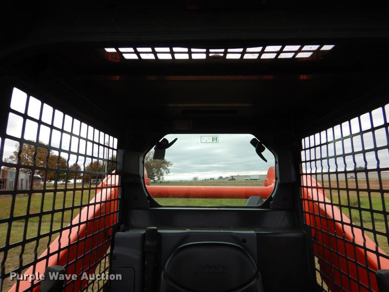 image for item DF2068 2017 Kubota SSV75 skid steer