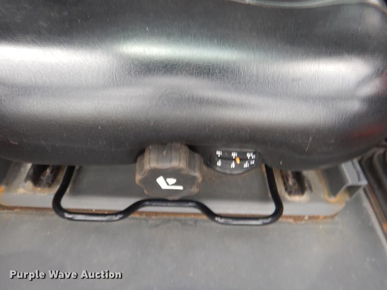 image for item DF2068 2017 Kubota SSV75 skid steer