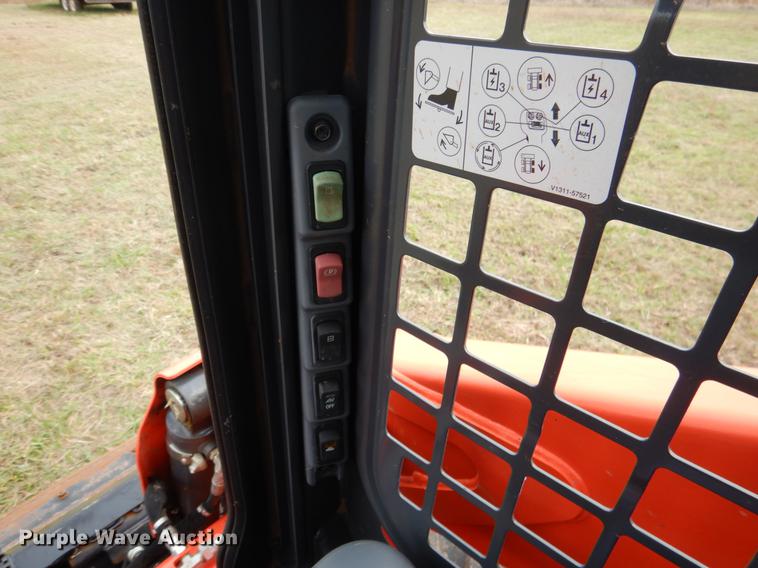 image for item DF2068 2017 Kubota SSV75 skid steer