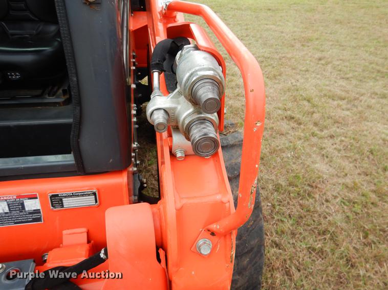 image for item DF2068 2017 Kubota SSV75 skid steer