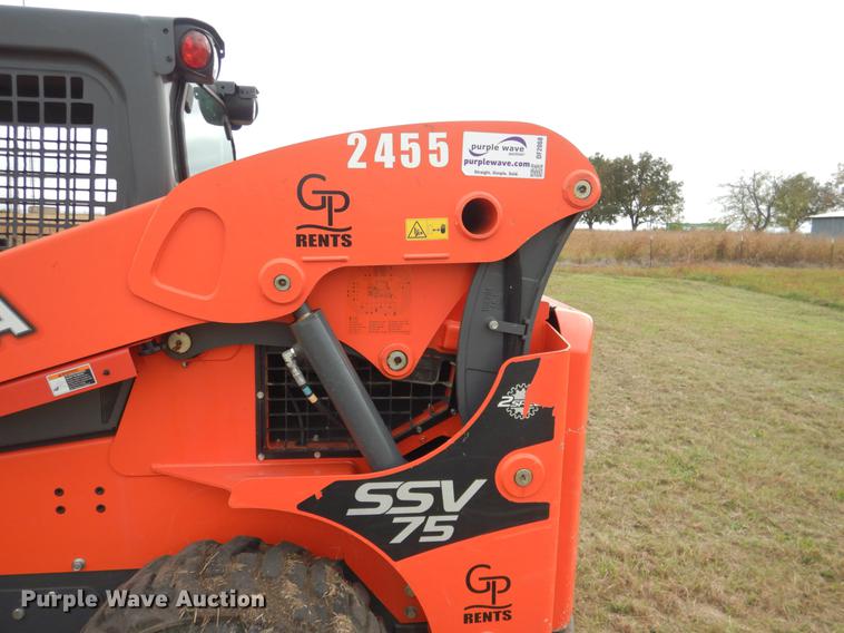 image for item DF2068 2017 Kubota SSV75 skid steer