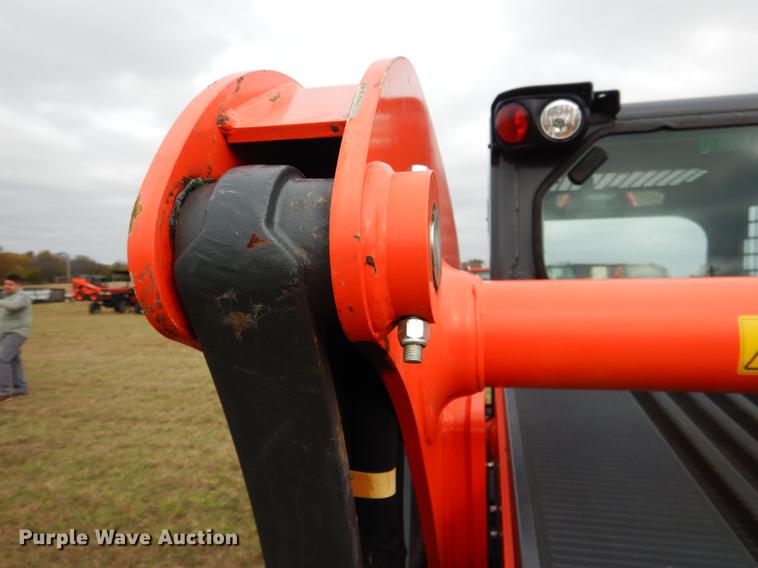 image for item DF2068 2017 Kubota SSV75 skid steer