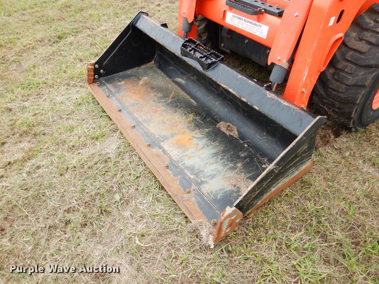 image for item DF2068 2017 Kubota SSV75 skid steer